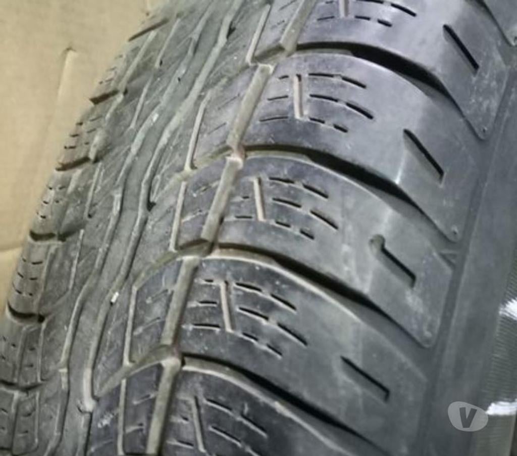 Accesorios para Autos Santiago Santiago - Fotos de 1 Llanta con neumático 225- 70-R16 bridgestone impecable,