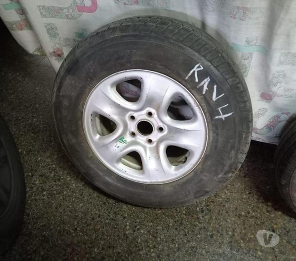 Accesorios para Autos Santiago Santiago - Fotos de 1 Llanta con neumático 225- 70-R16 bridgestone impecable,
