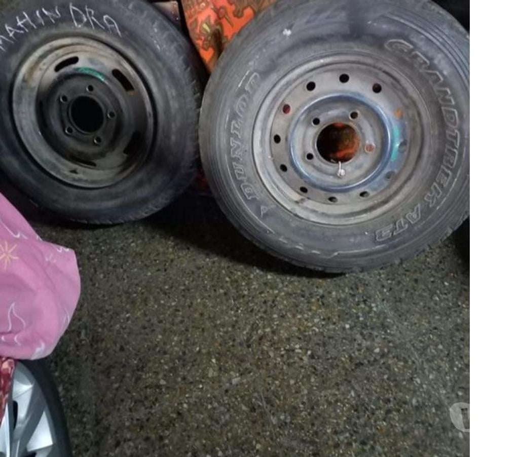 Accesorios para Autos Santiago Santiago - Fotos de 2 llantas con neumáticos para mahindra.
