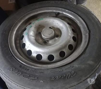 Repuestos para Autos Santiago Santiago - Fotos de Varios neumáticos con llantas para DFSK son originales.