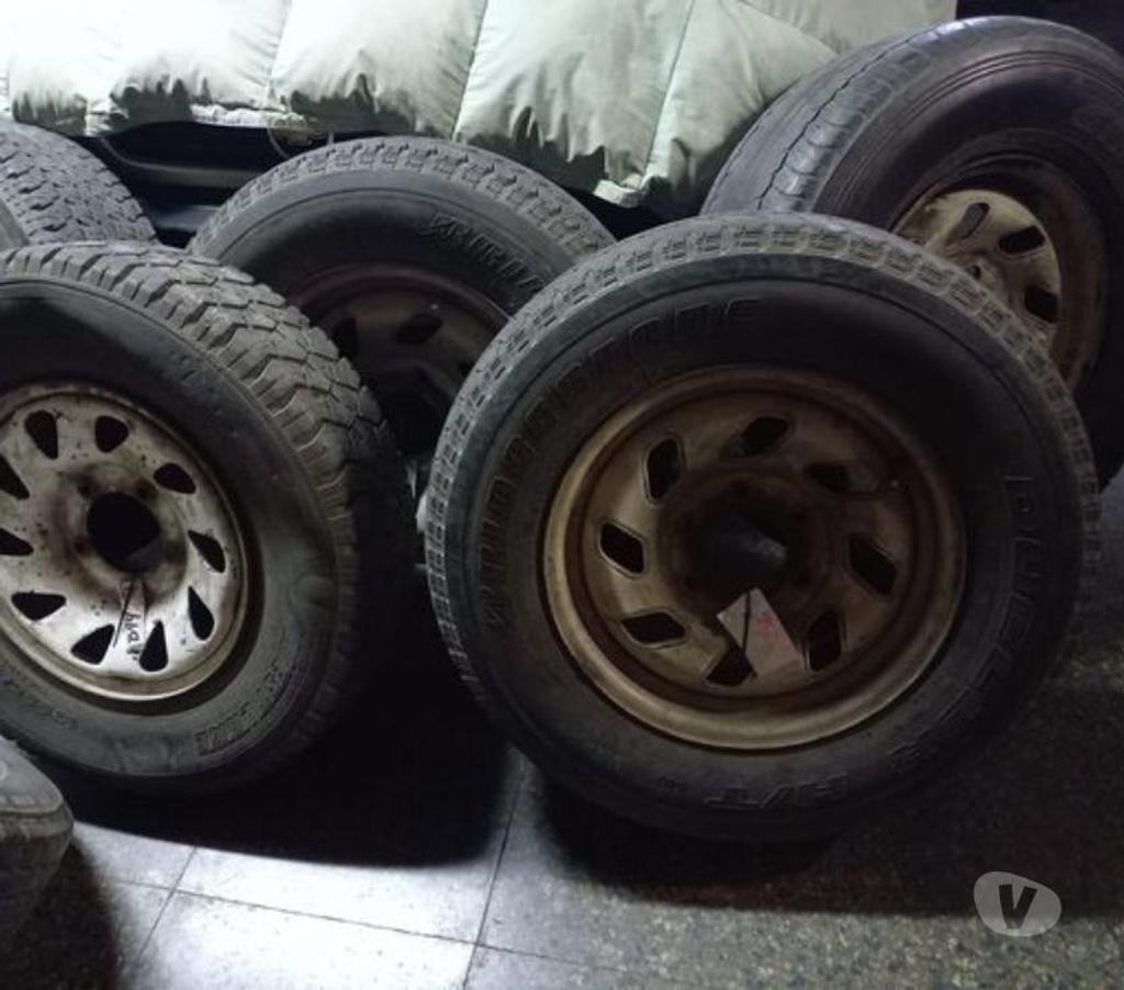 Accesorios para Autos Santiago Santiago - Fotos de 4 llantas con neumáticos impecables para camioneta Mazda