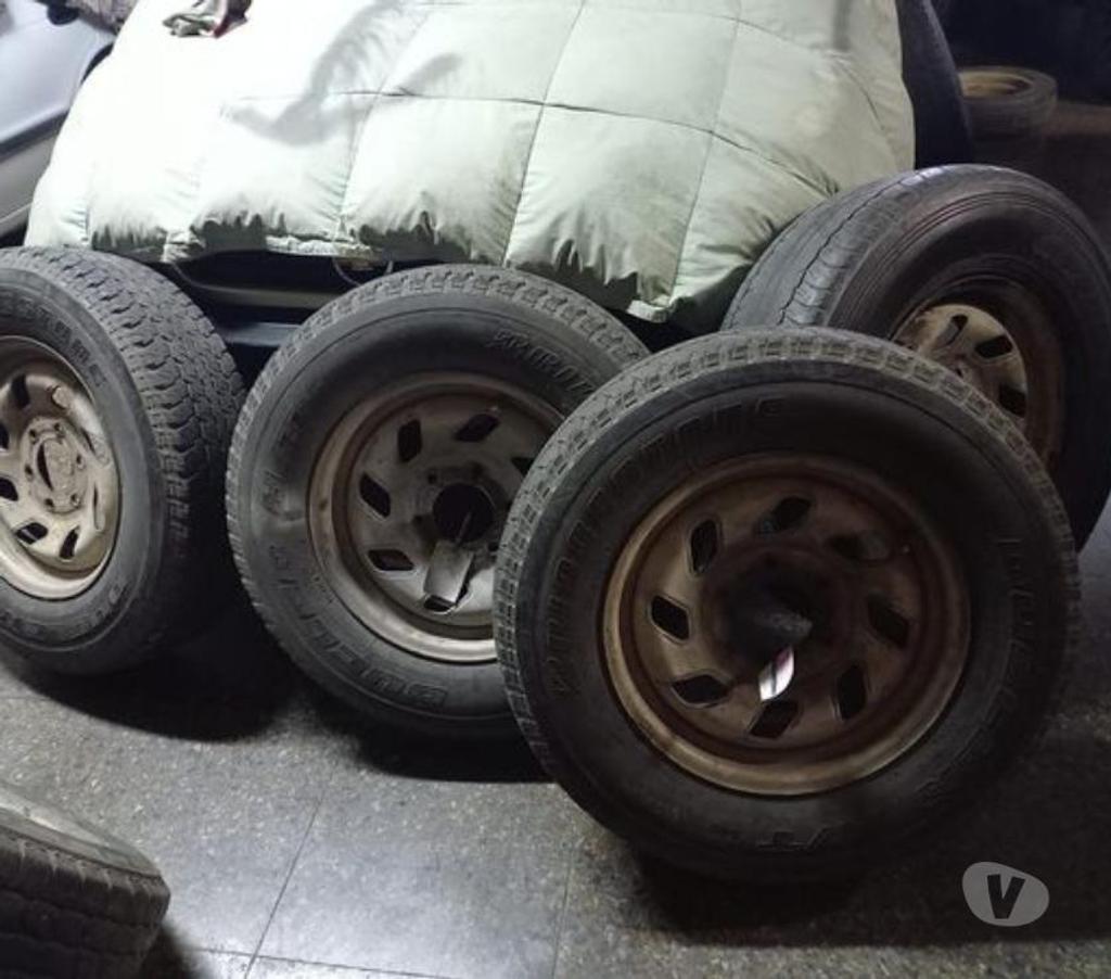 Accesorios para Autos Santiago Santiago - Fotos de 4 llantas con neumáticos impecables para camioneta Mazda