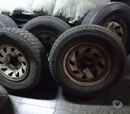 Servicios para Autos Santiago Santiago - Fotos de 4 llantas con neumáticos impecables para camioneta Mazda