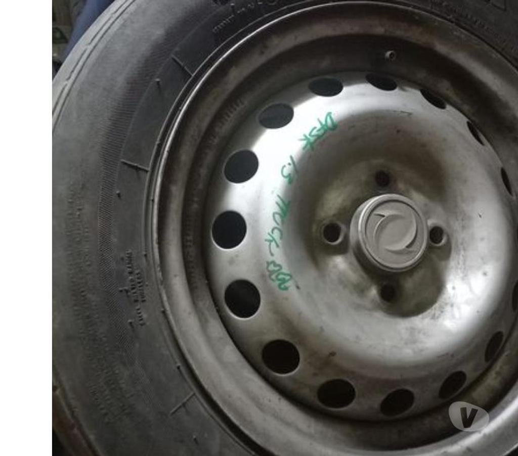 Accesorios para Autos Santiago Santiago - Fotos de 5 neumáticos con llantas para furgón dfsk impecables.