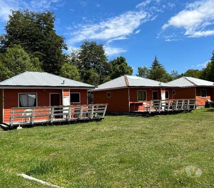 Terrenos en Venta Villarrica Cautín - Fotos de Vendo parcela con 3 cabañas Lican Ray orilla carretera
