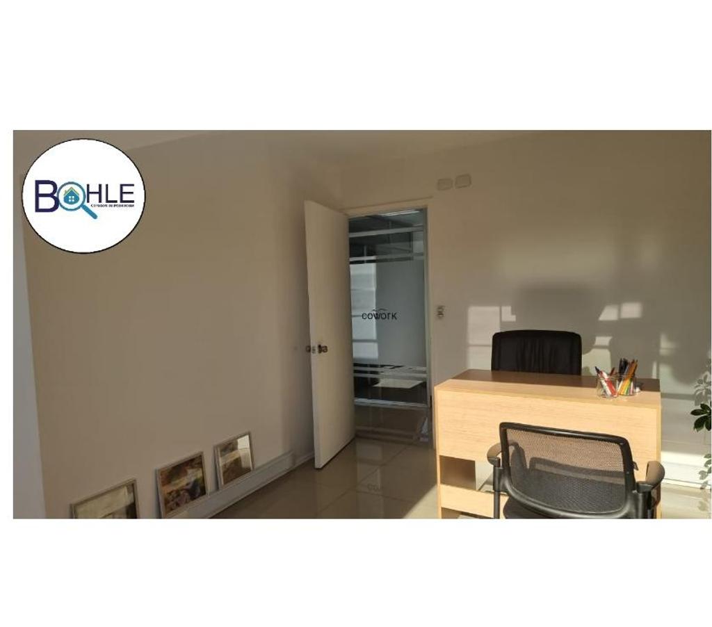 Arriendo oficinas Llanquihue Puerto Varas - Fotos de ARRIENDO - Oficina 25m2 en Centro de Puerto Varas