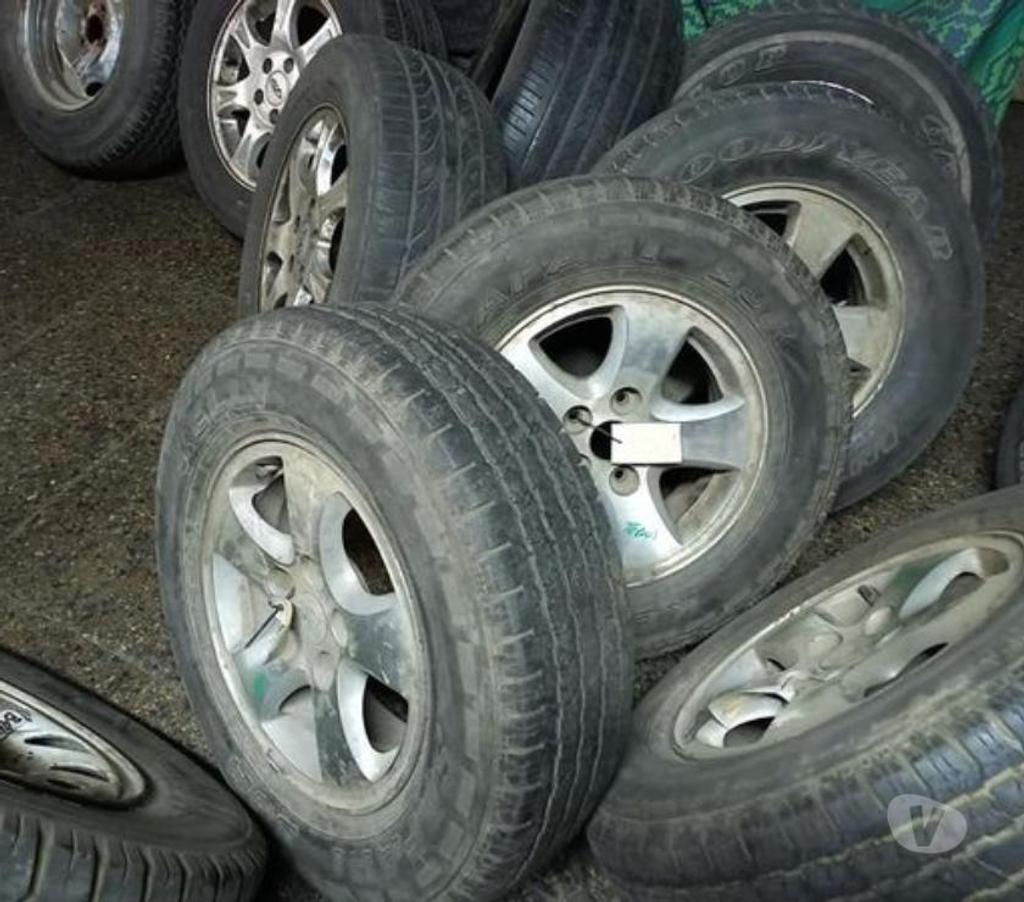 Accesorios para Autos Santiago Santiago - Fotos de Varias llantas con neumàticos línea jeep Suzuki