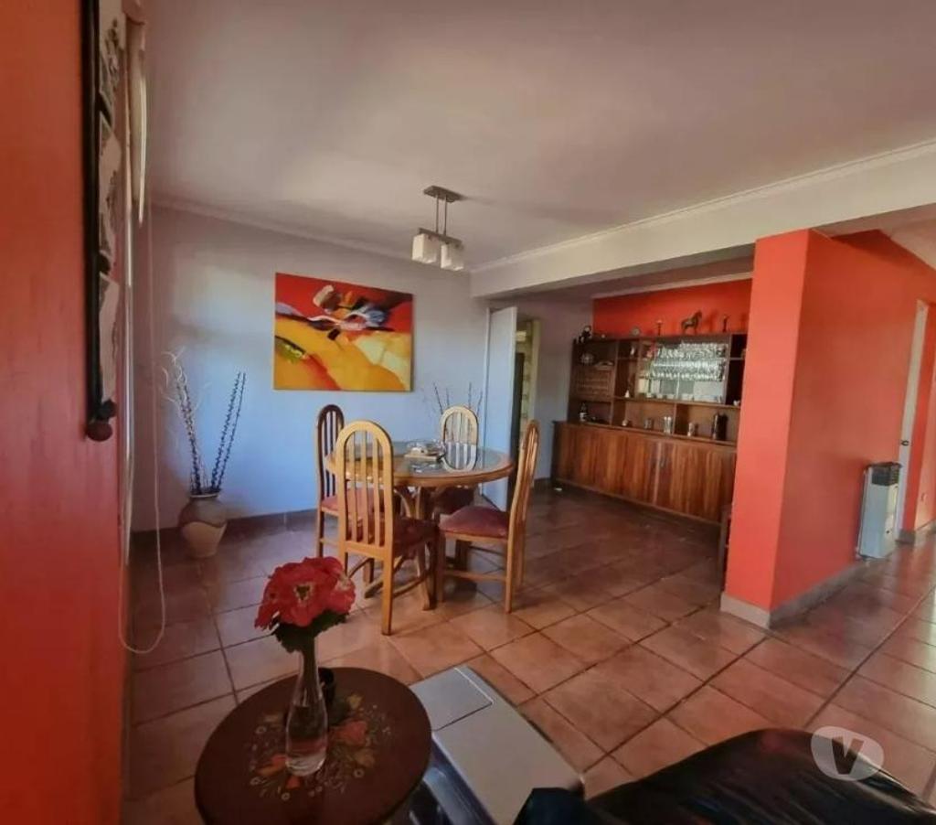 Bienes Raices Santiago La Reina - Fotos de Vendo gran casa de 2 pisos, en La Reina
