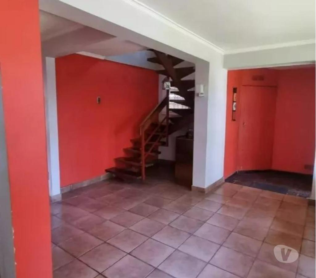 Bienes Raices Santiago La Reina - Fotos de Vendo gran casa de 2 pisos, en La Reina