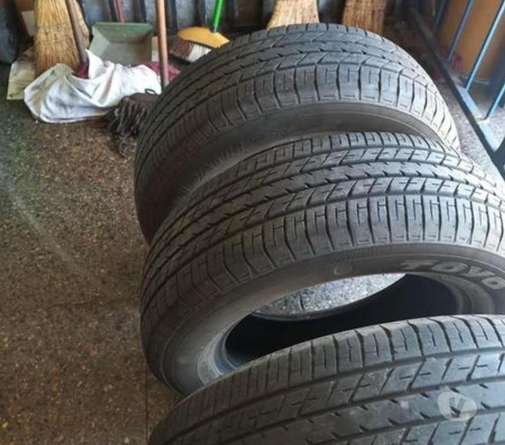 Accesorios para Autos Santiago Santiago - Fotos de 3 neumáticos Toyo 215-65-R-16 Impecables.