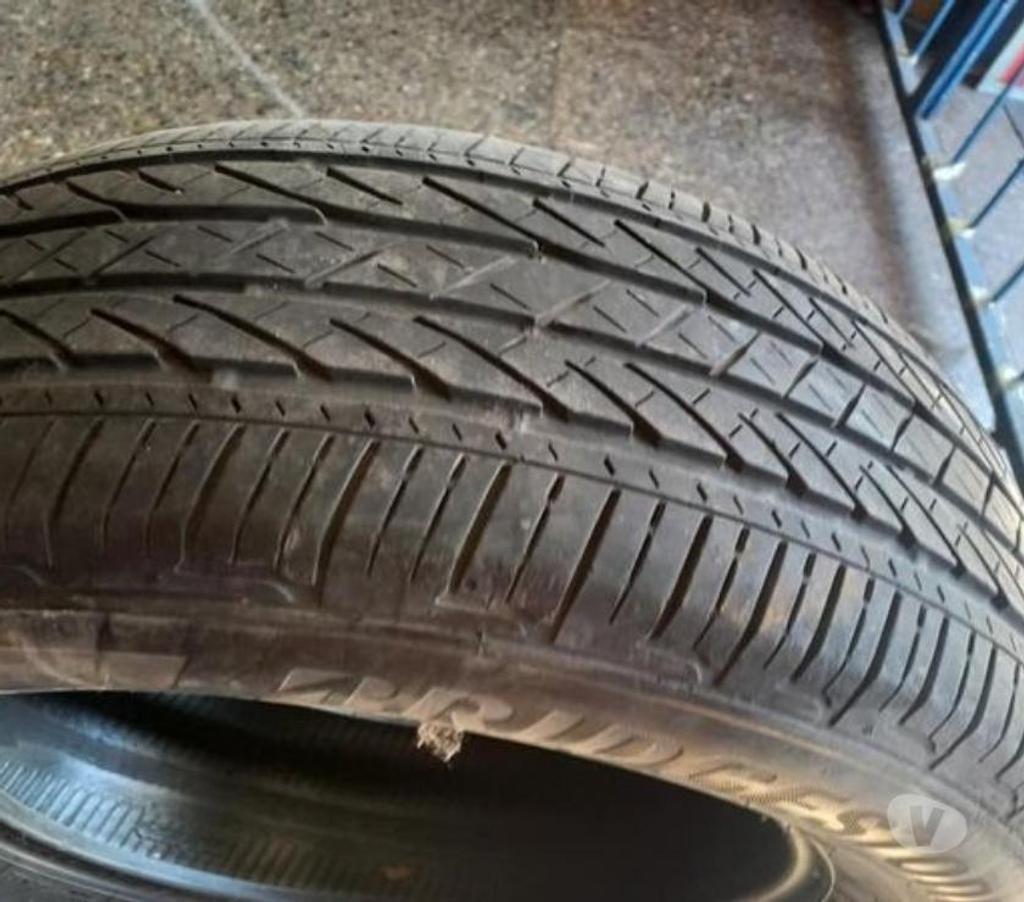 Accesorios para Autos Santiago Santiago - Fotos de 1 neumático Bridgestone 245-60-R-18 Impecable.