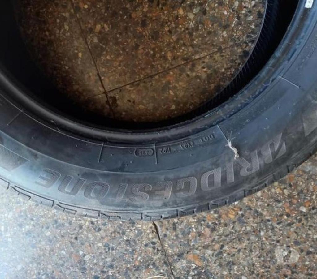 Accesorios para Autos Santiago Santiago - Fotos de 1 neumático Bridgestone 245-60-R-18 Impecable.