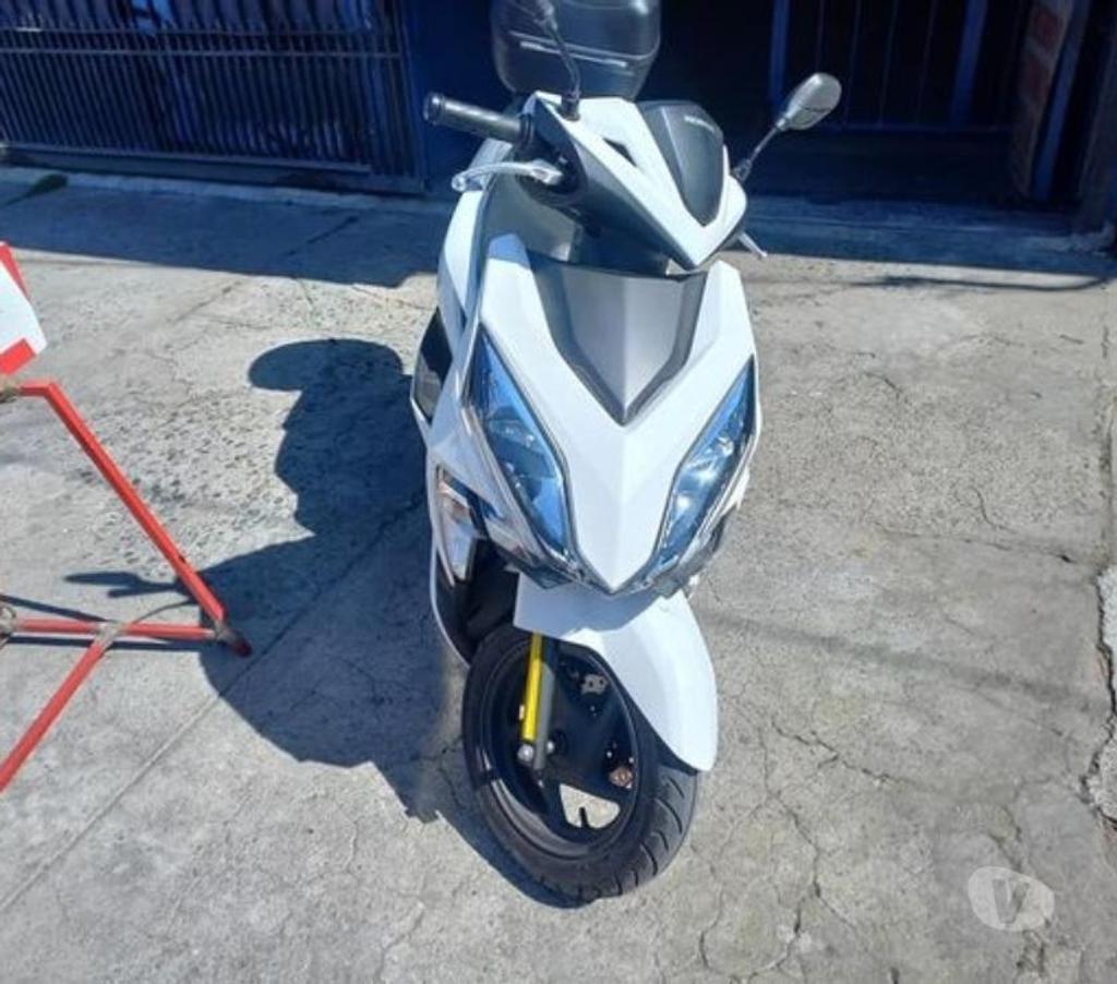 Vendo moto Santiago Santiago - Fotos de Honda Elite año 2018 ùnica dueña como nueva.