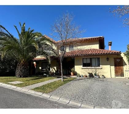 Casas en venta Lo Barnechea Santiago - Fotos de Rebajada!!!! Excelente Casa En Condominio, 240400m2, 5d4b