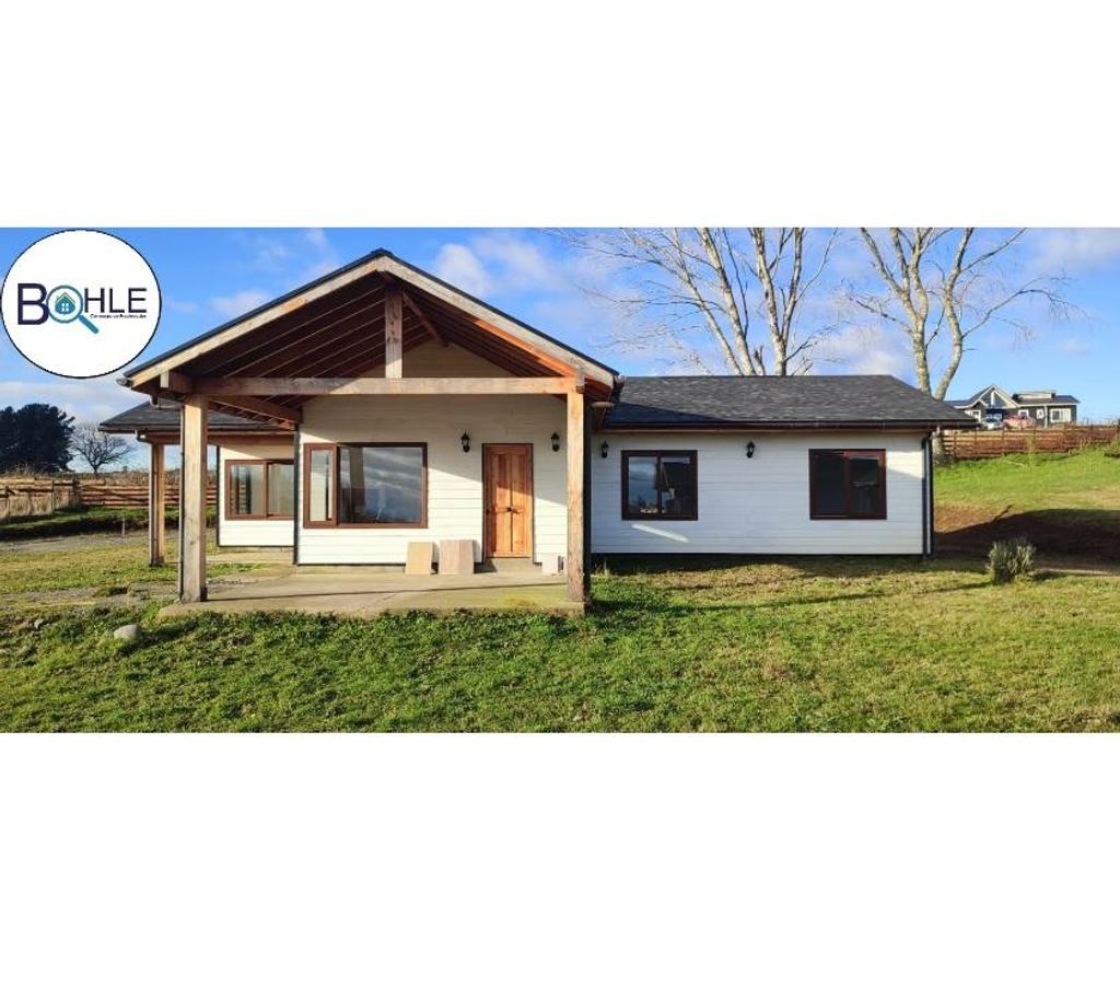 Bienes Raices Llanquihue Frutillar - Fotos de VENDO - 2 Casas en Frutillar, en terreno de 5000m2
