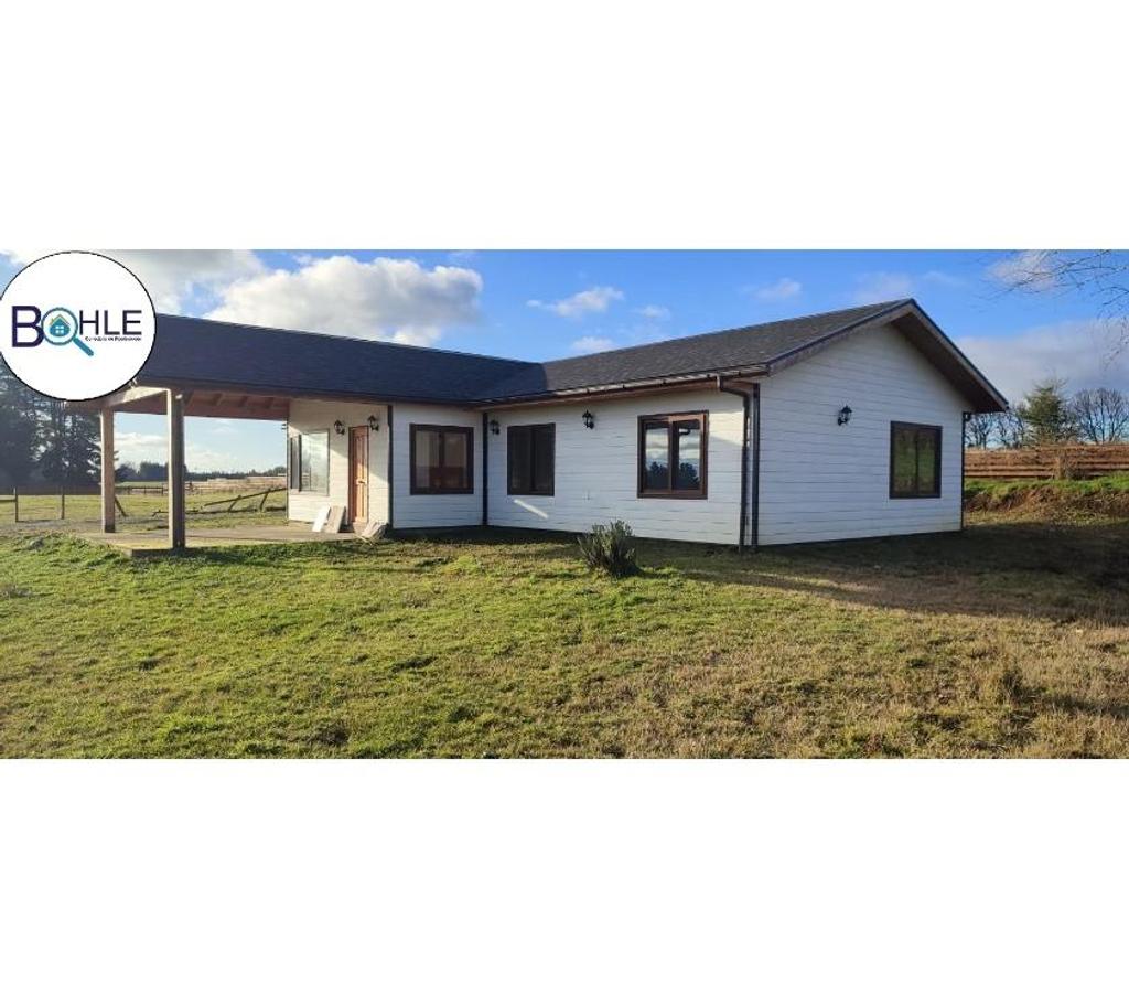Bienes Raices Llanquihue Frutillar - Fotos de VENDO - 2 Casas en Frutillar, en terreno de 5000m2