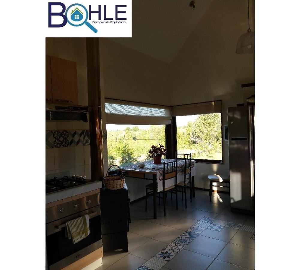 Casas amobladas Llanquihue Puerto Varas - Fotos de ARRIENDO - Casa de dos pisos 180 m2 en Ensenada