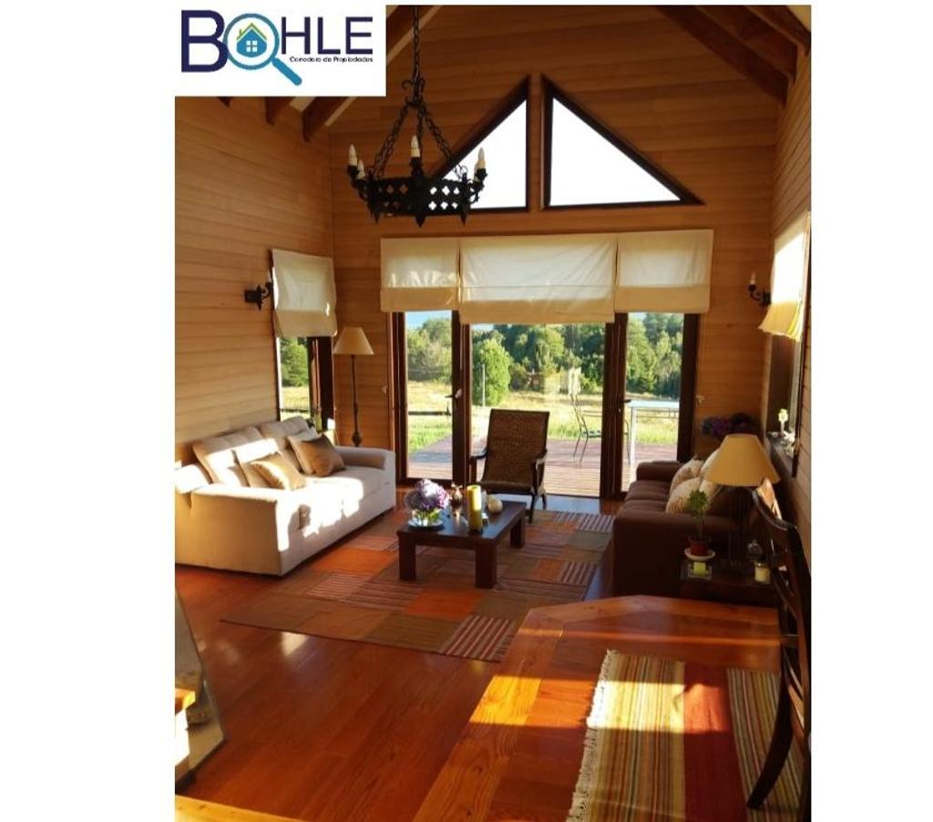 Casas amobladas Llanquihue Puerto Varas - Fotos de ARRIENDO - Casa de dos pisos 180 m2 en Ensenada