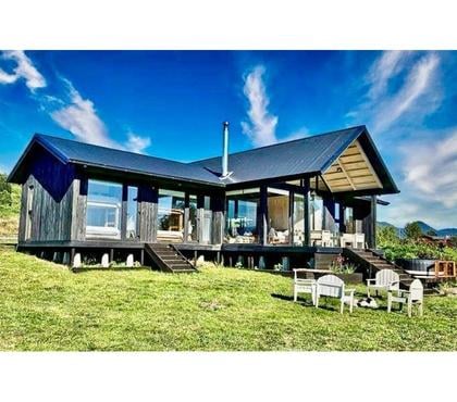 Inmuebles en venta Puerto Varas Llanquihue - Fotos de Vende casa y 2 cabañas en Ensenada, Puerto Varas