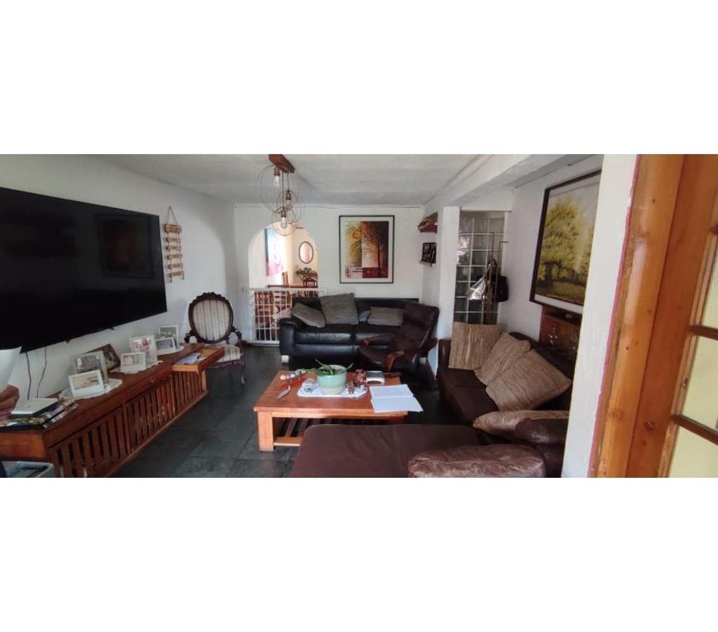 Bienes Raices Santiago La Florida - Fotos de Amplia casa a solo pasos del metro en La Florida