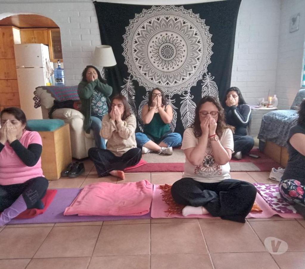 Otros Cursos Santiago Maipú - Fotos de Clases de Yoga en Centro Atman de Maipu y particulares .