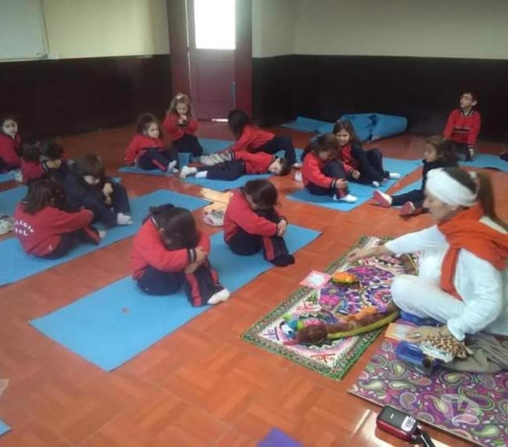 Otros Cursos Santiago Maipú - Fotos de Clases de Yoga en Centro Atman de Maipu y particulares .