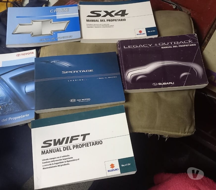 Accesorios para Autos Santiago Santiago - Fotos de 25 manuales diferentes marcas originales impecables.