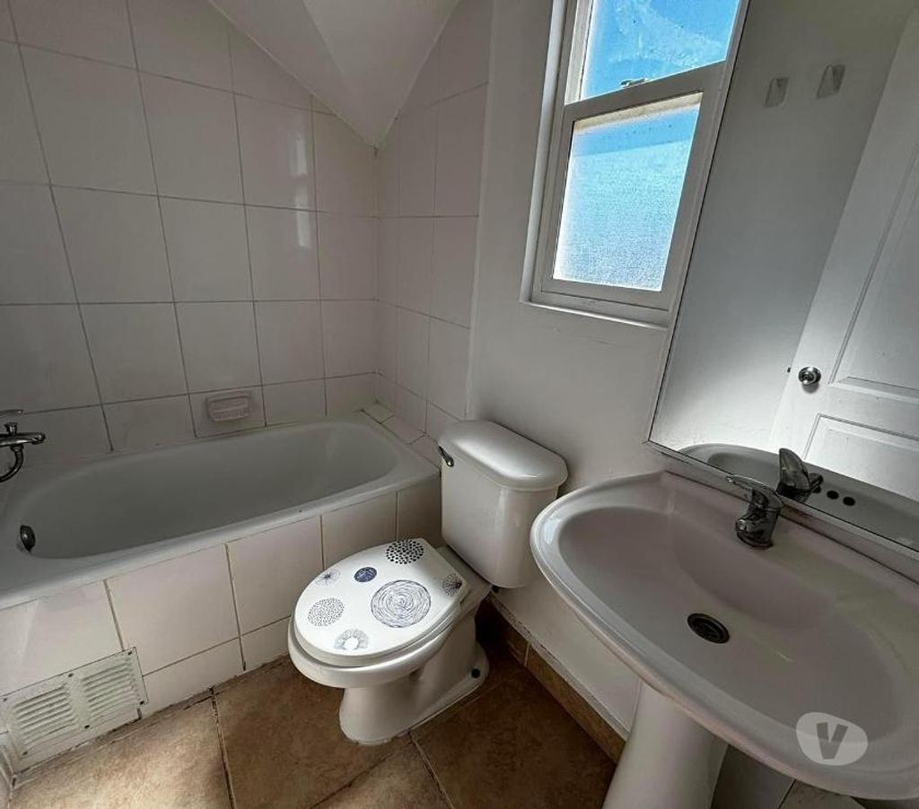 Bienes Raices Valparaíso Valparaíso - Fotos de FYC VENDE AMPLIA CASA EN CONDOMINIO ALTO CURAUMA, DOS PISOS