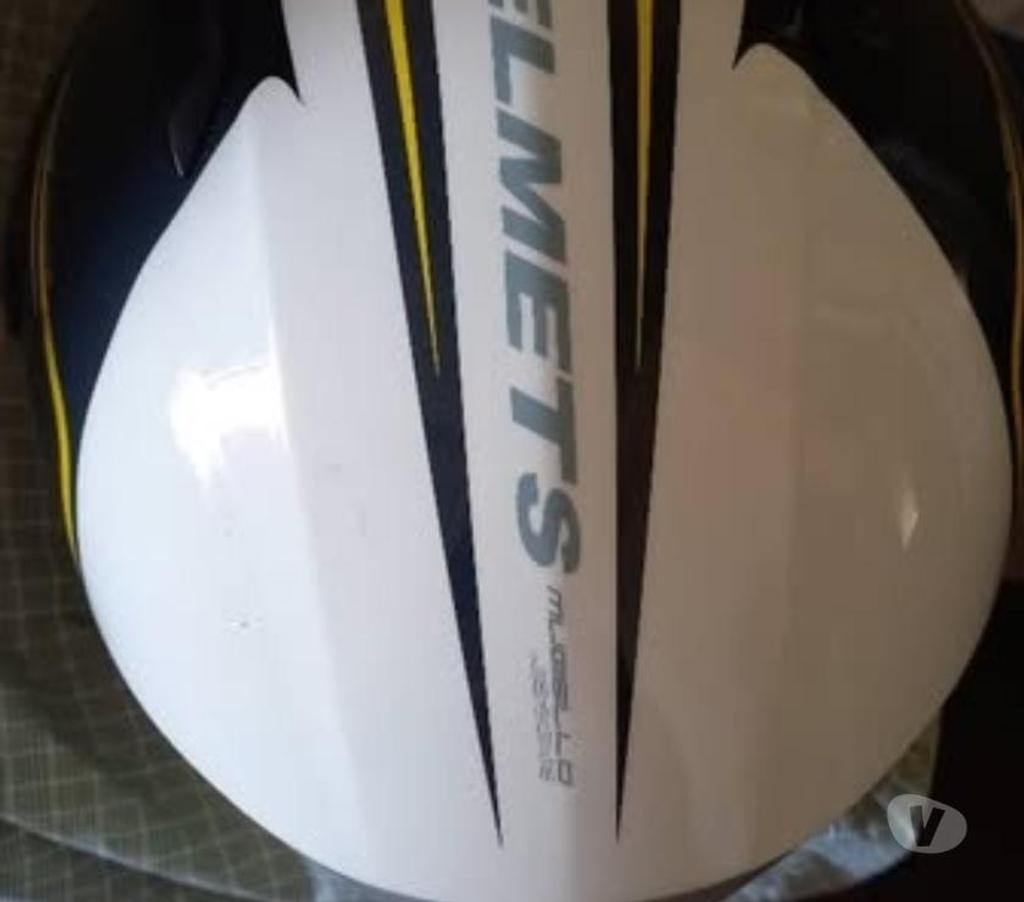 Accesorios para Autos Santiago Santiago - Fotos de Casco fijo marca Mthelmets Mugello Jerome, esta como nuevo.