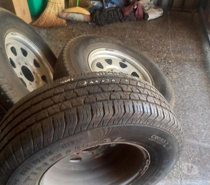Repuestos para Autos Santiago Santiago - Fotos de 3 Neumaticos Continental Alemanes 255-70-R-16