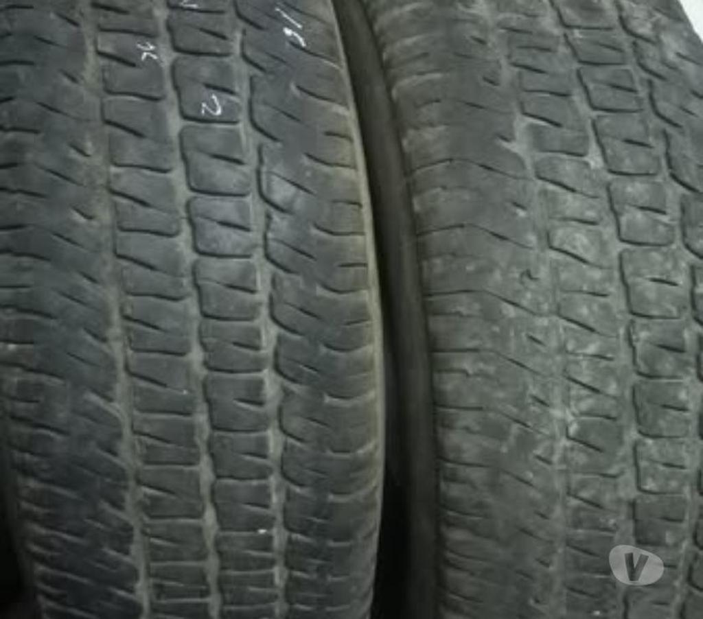 Accesorios para Autos Santiago Santiago - Fotos de 2 neumàticos totalmente operativos Michelin 265-75-16.