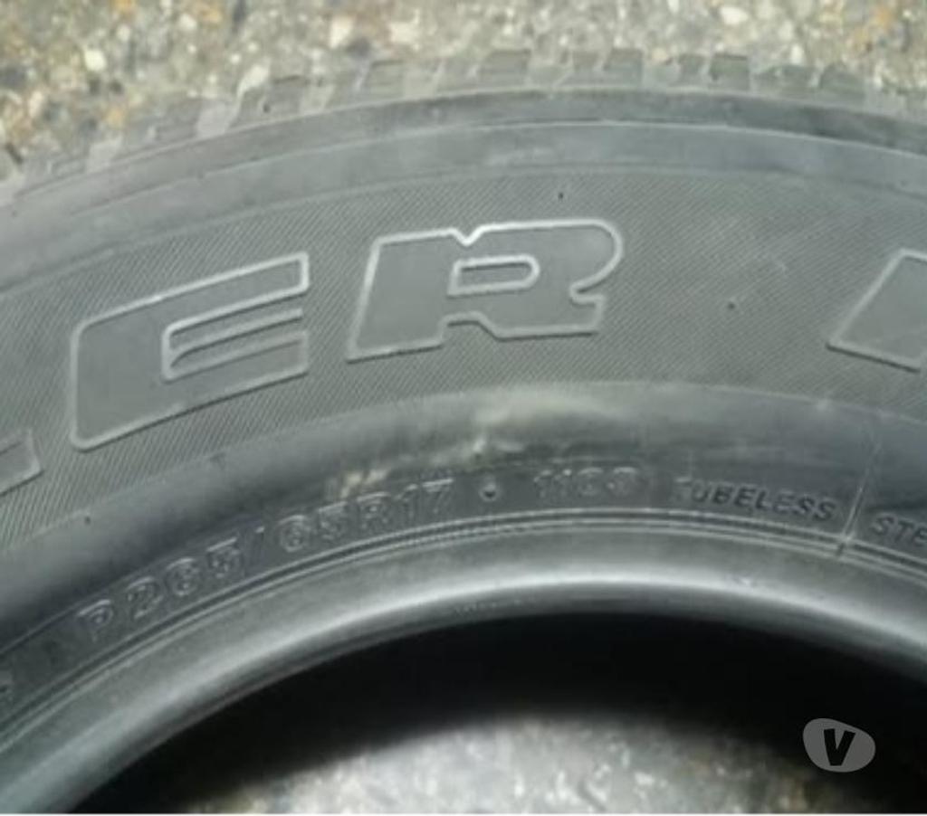 Accesorios para Autos Santiago Santiago - Fotos de 1 neumàtico Bridgestone Dueler 265-65-R-17 esta impecable.