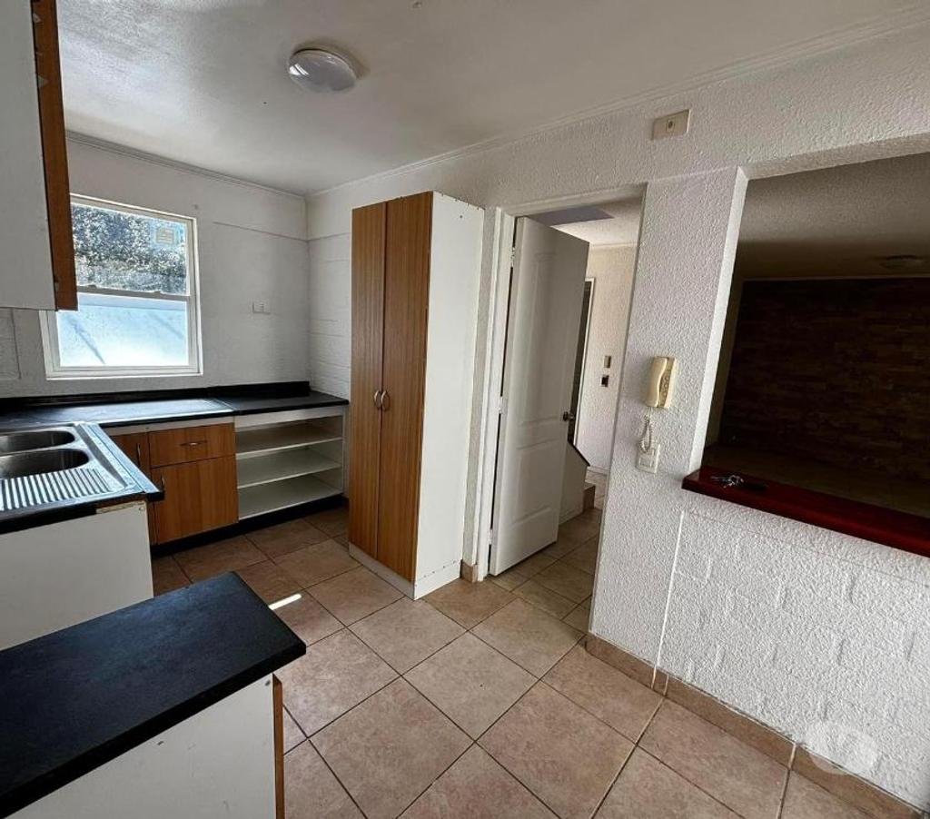 Bienes Raices Valparaíso Valparaíso - Fotos de VENDE AMPLIA CASA EN CONDOMINIO ALTO CURAUMA, DOS PISOS