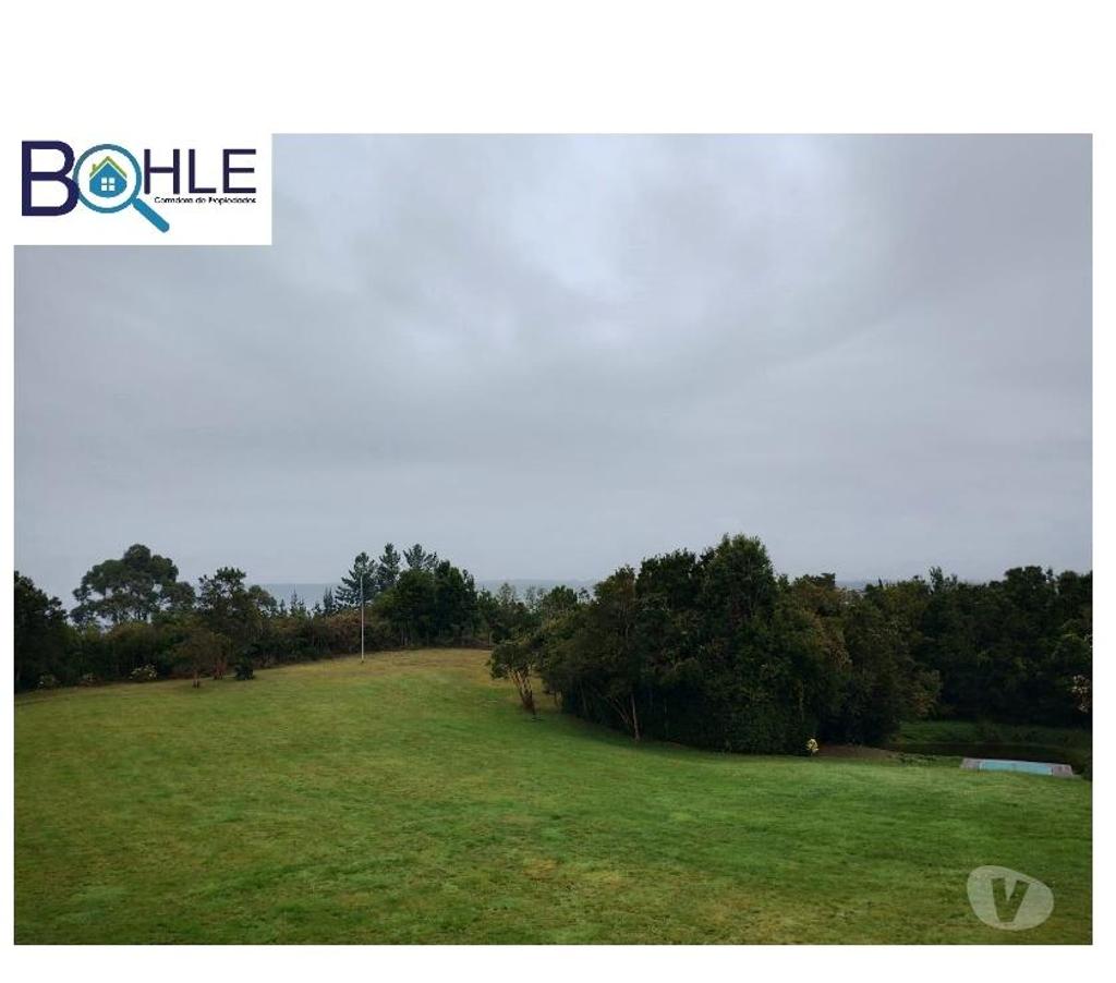 Bienes Raices Llanquihue Puerto Montt - Fotos de VENDO - Casa de 450m2 con vista a la Costa Tenglo