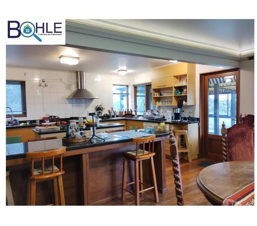 Bienes Raices Llanquihue Puerto Montt - Fotos de VENDO - Casa de 450m2 con vista a la Costa Tenglo