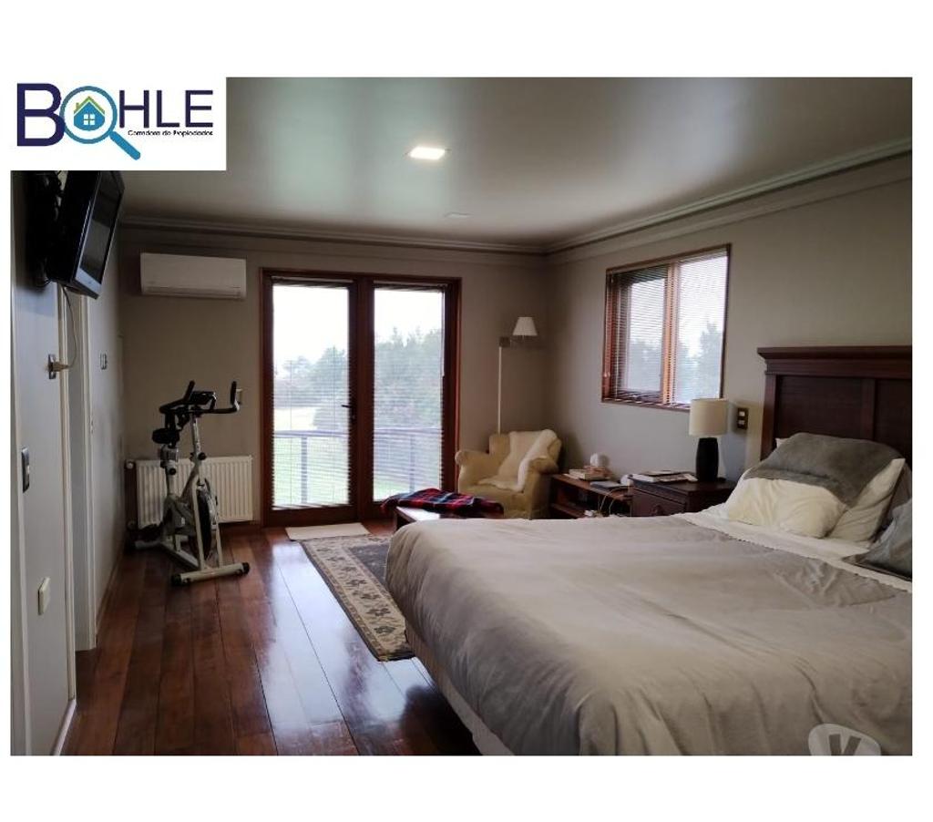 Bienes Raices Llanquihue Puerto Montt - Fotos de VENDO - Casa de 450m2 con vista a la Costa Tenglo