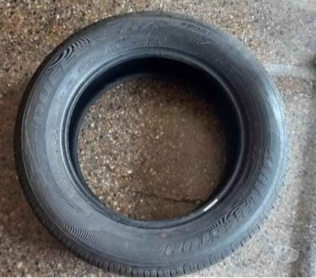 Accesorios para Autos Santiago Santiago - Fotos de 1 Neumàtico Bridgestone Dueller HP 225- 60 R-17 como nuevo.