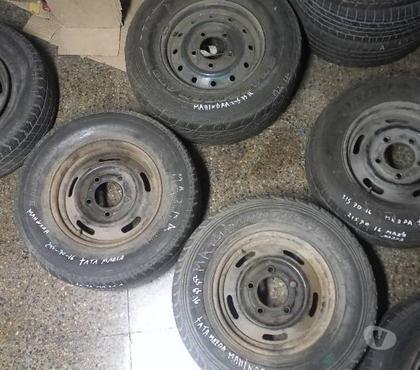 Servicios para Autos Santiago Santiago - Fotos de Varias llantas con neumàticos Mahindra, Tata, Mazda.