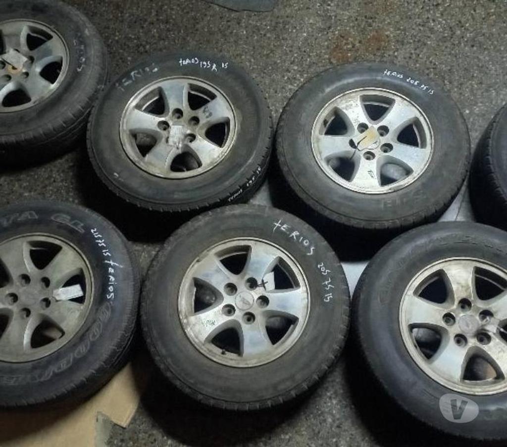 Accesorios para Autos Santiago Santiago - Fotos de Llantas magnesio aros 15-16 con neumáticos Daihatsu terio