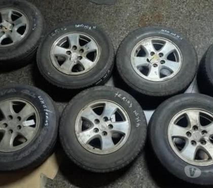 Servicios para Autos Santiago Santiago - Fotos de Llantas magnesio aros 15-16 con neumáticos Daihatsu terio