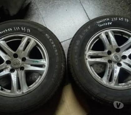 Repuestos-Accesorios-Servicios Santiago Santiago - Fotos de 2 llantas con neumáticos Hyundai Sonata o Santa Fe.
