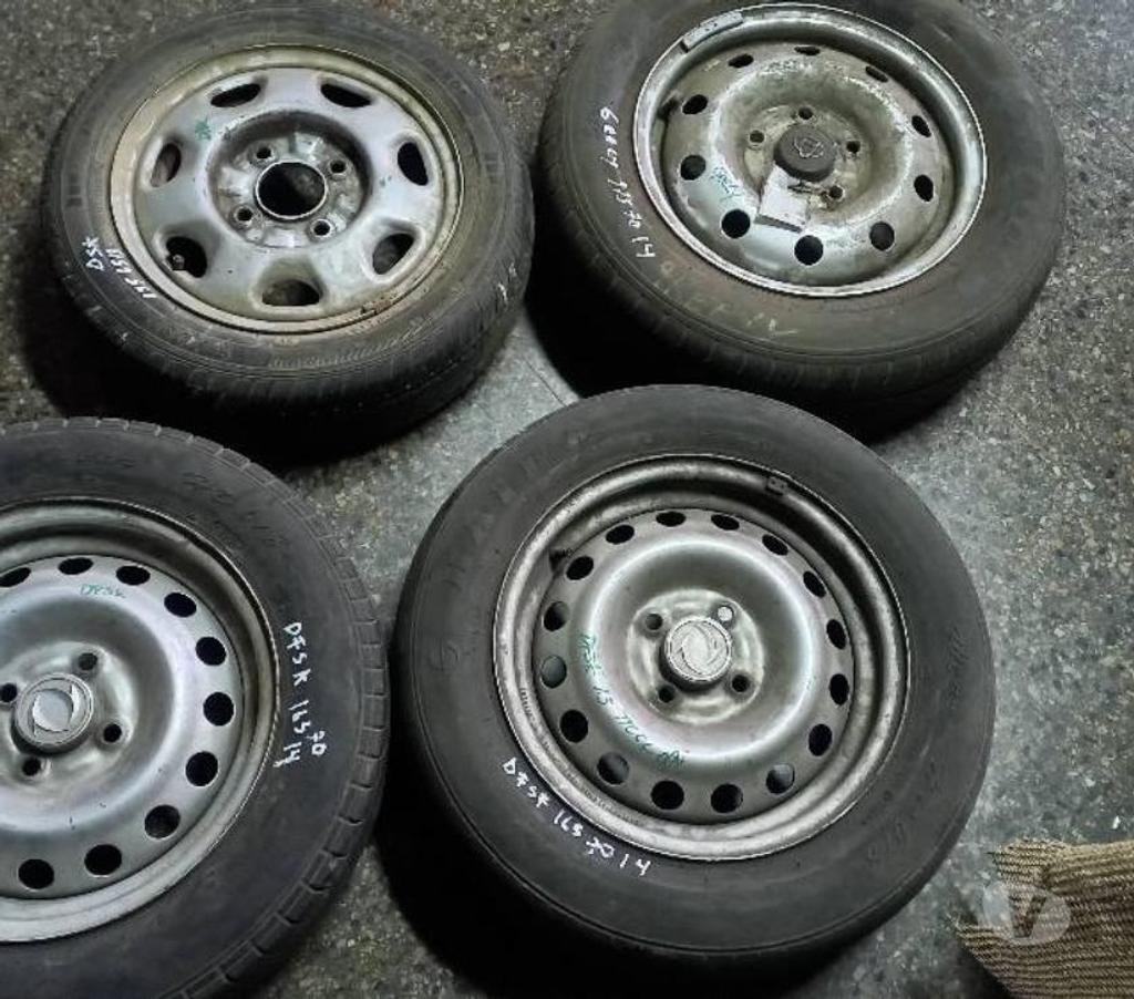 Accesorios para Autos Santiago Santiago - Fotos de Varias llantas con neumáticos para furgòn DFSK
