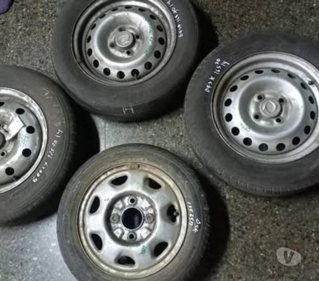 Accesorios para Autos Santiago Santiago - Fotos de Varias llantas con neumáticos para furgòn DFSK