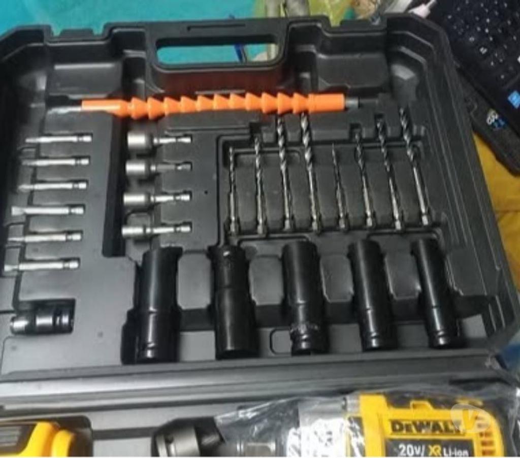 Accesorios para Autos Santiago Santiago - Fotos de Atornillador o Pistola de impacto nueva DeWALT 20V XRli-ion