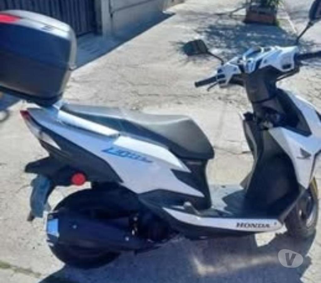 Vendo moto Santiago Santiago - Fotos de Honda Elite año 2018 ùnica dueña como nueva solo 7.600 KM