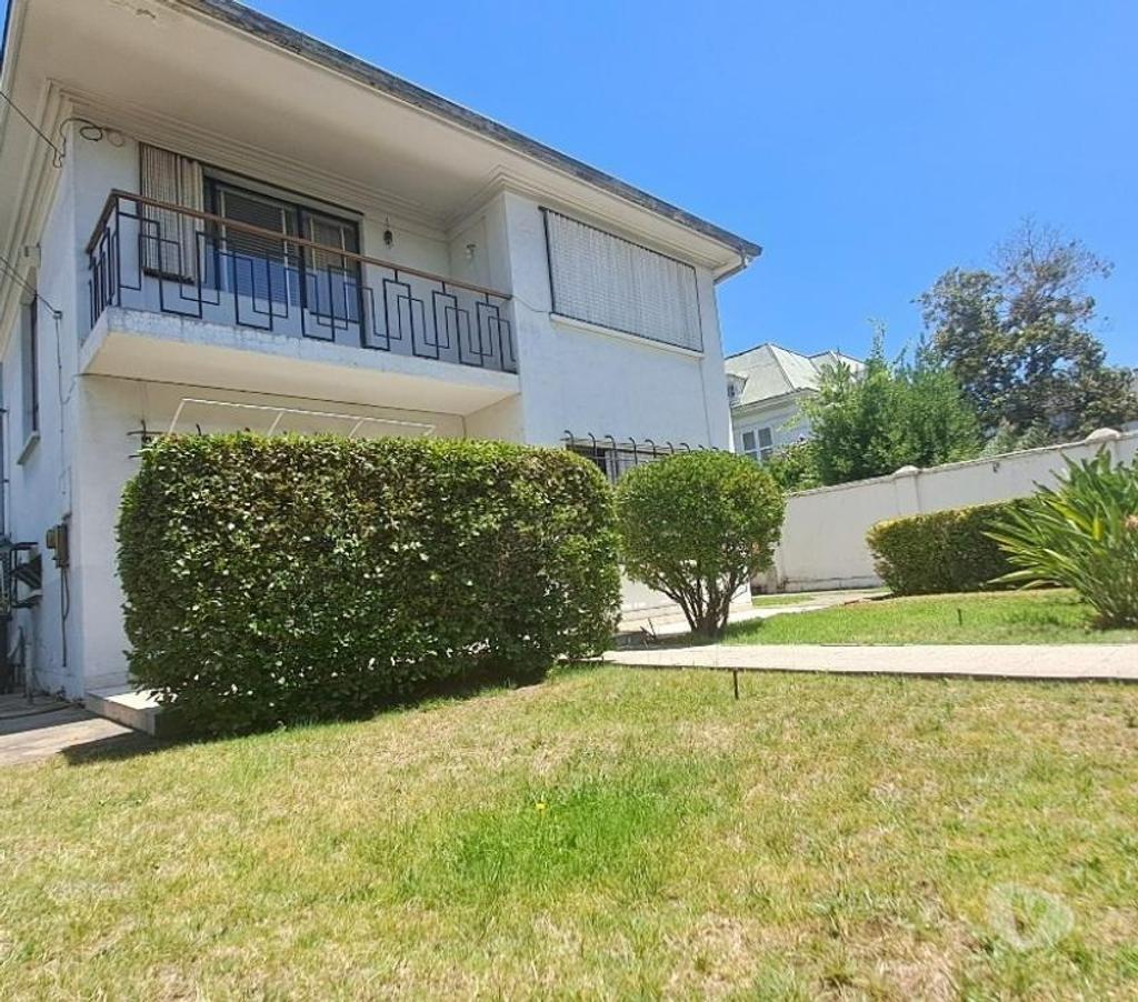 Bienes Raices Santiago Ñuñoa - Fotos de Vendo casa de dos pisos en gran terreno.