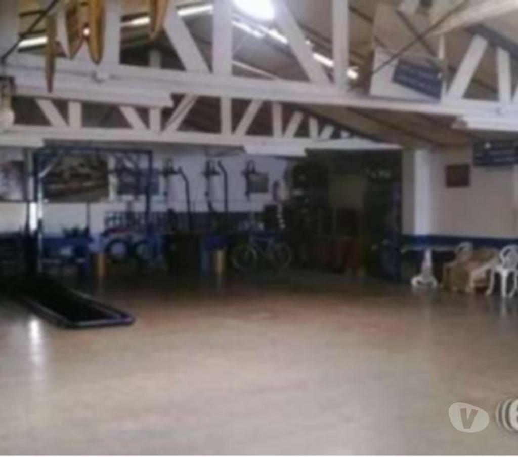 Arriendo bodegas Santiago Santiago - Fotos de Dueño Vende no arrienda Garaje de 240mt con patente.
