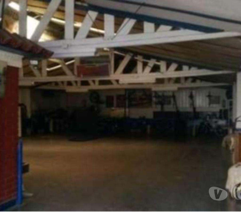 Arriendo bodegas Santiago Santiago - Fotos de Dueño Vende no arrienda Garaje de 240mt con patente.