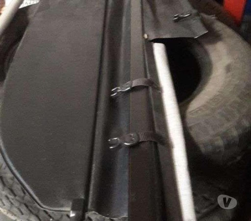 Accesorios para Autos Santiago Santiago - Fotos de Cubre maleta retráctil y malla para Toyota Rav4 año 2018,