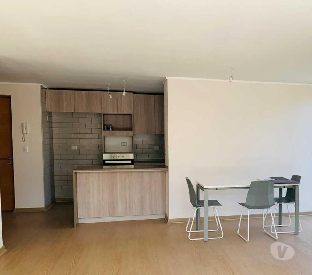 Bienes Raices Santiago La Reina - Fotos de Depto. nuevo con 180 m2 de patio exclusivo y 100 m2 útil